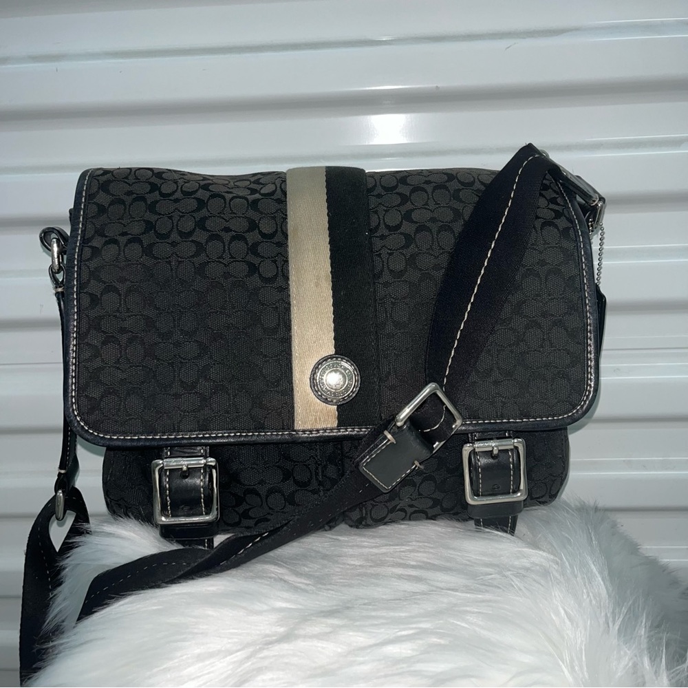 Coach Logan Stripe Chalk Pebbled Leather Messenger Crossbody Bag
